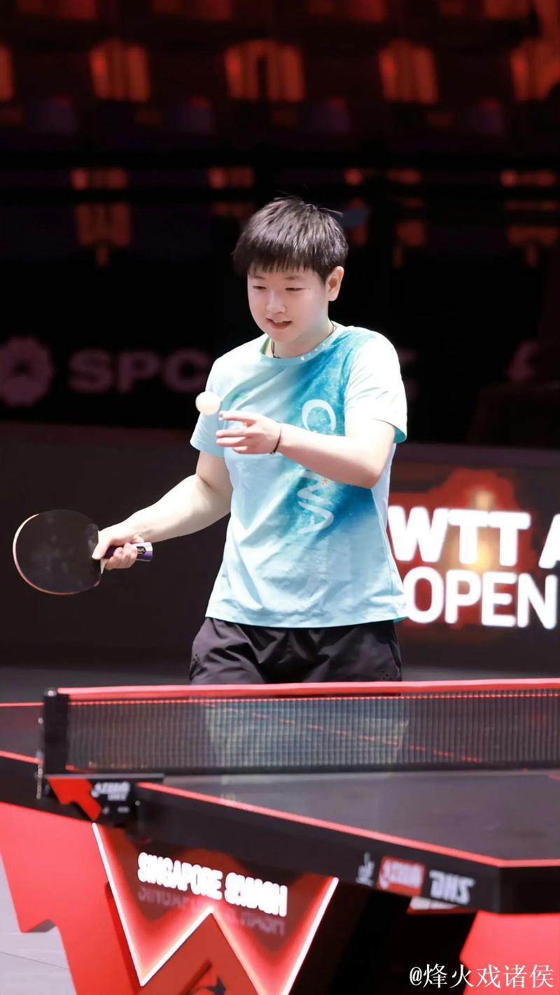 国乒全新公式照曝光：孙颖莎英姿飒爽甜美又可爱，梁靖崑变瘦明显